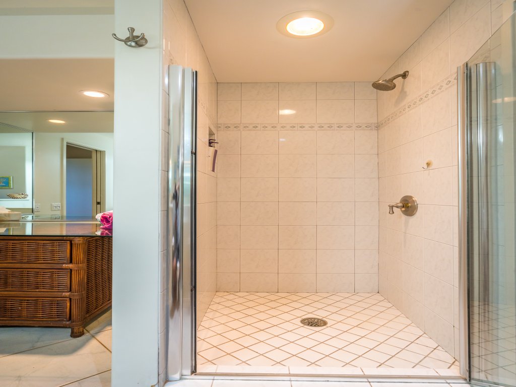 Wailea Ekolu 1705 Vacation Rental in Wailea - RedAwning