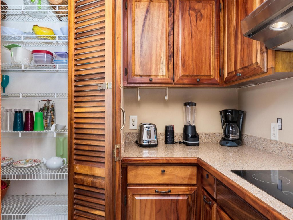 Big Island Kahaluu Bay Villa 102 Vacation Rental in Hawaii - RedAwning