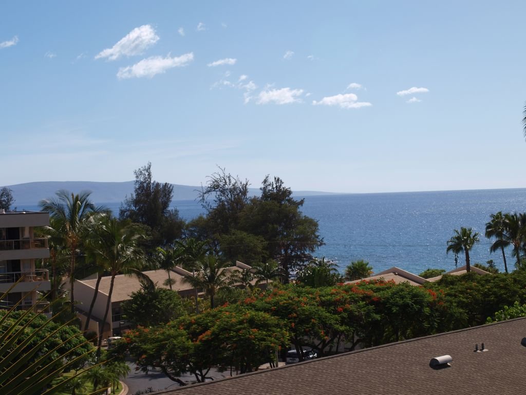 Kihei Akahi C-612 Vacation Rental in Kihei - RedAwning
