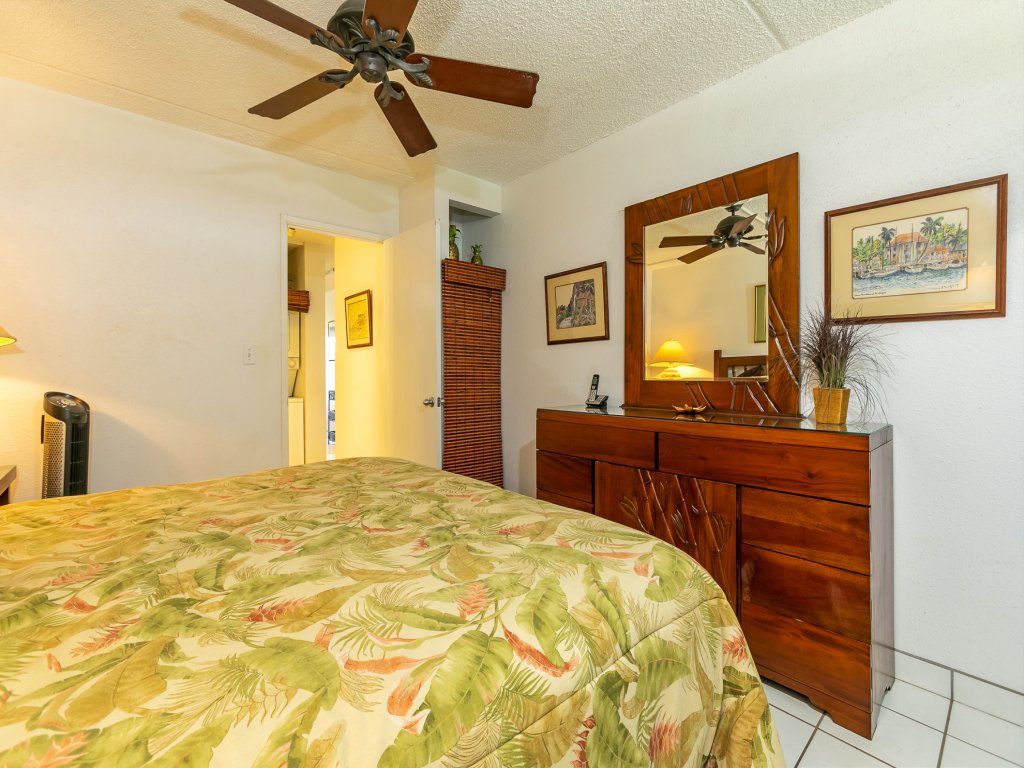 Kihei Akahi C-612 Vacation Rental in Kihei - RedAwning