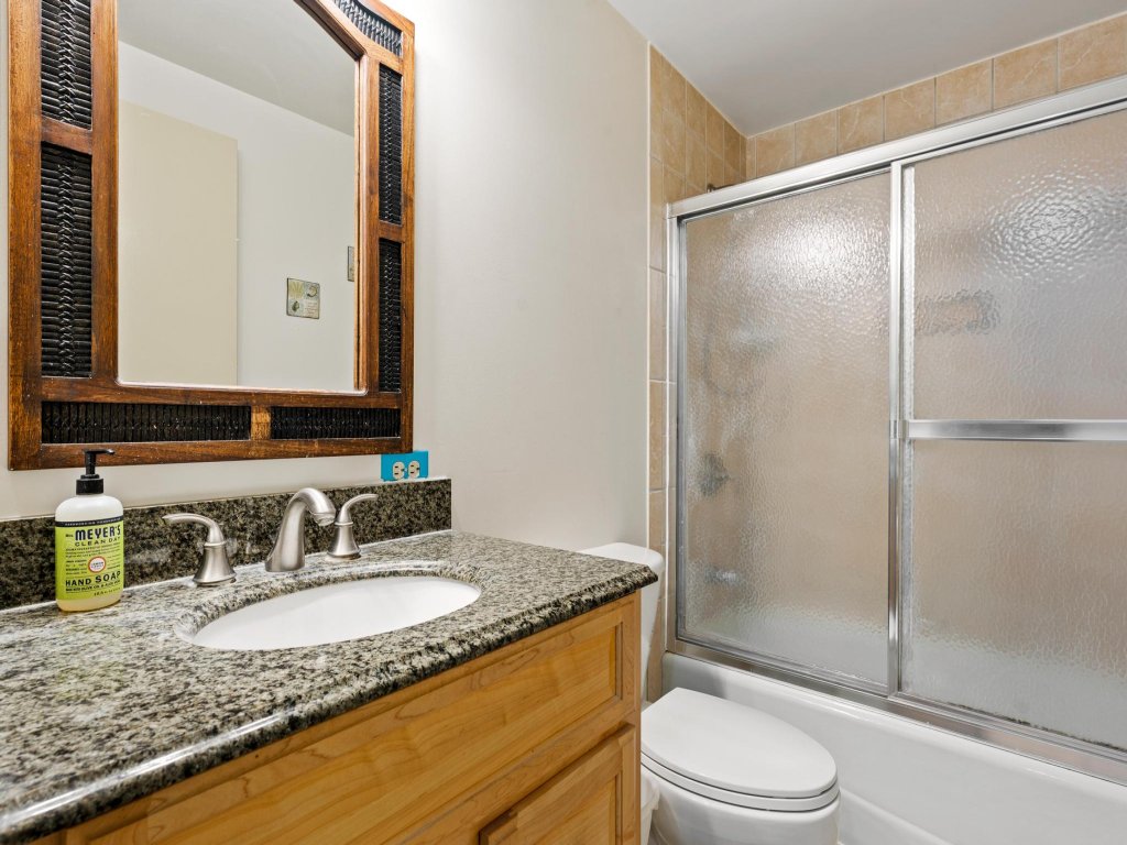 Big Island Kona Plaza 220 Vacation Rental in Kailua-Kona - RedAwning