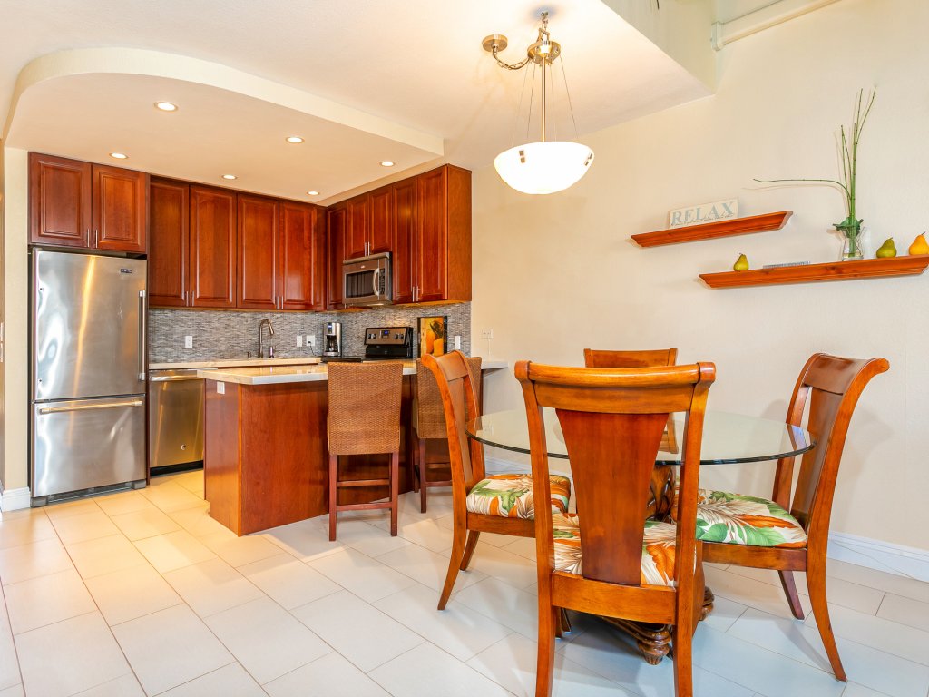 Kamaole Sands 7-410 Vacation Rental in Kihei - RedAwning