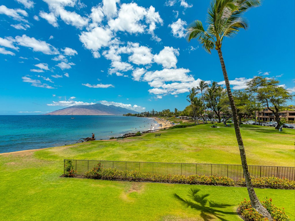 Royal Mauian 206 Vacation Rental in Kihei - RedAwning