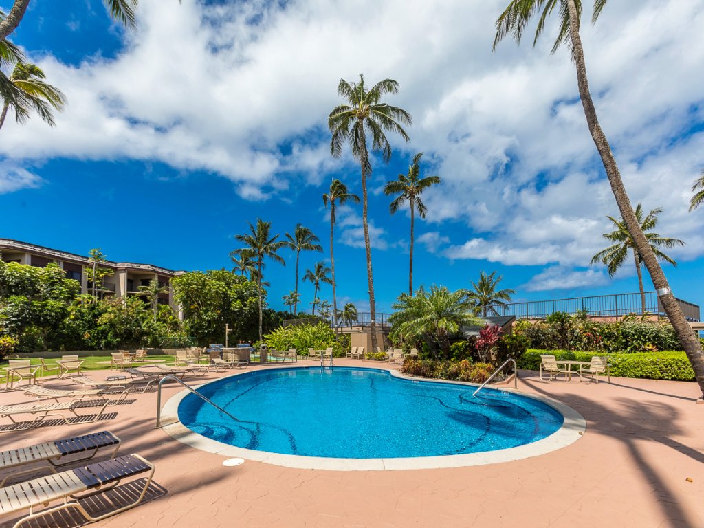 Hale Ono Loa 411 Vacation Rental in Honokowai - RedAwning