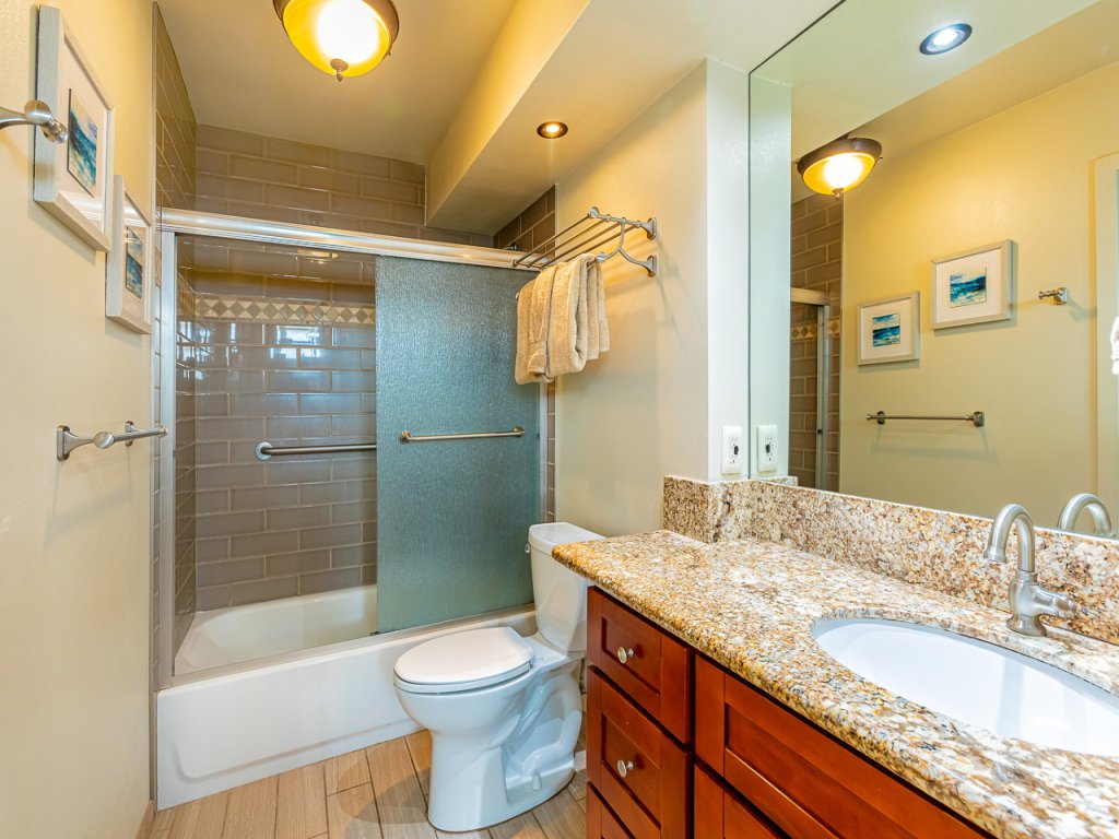 Hale Ono Loa 411 Vacation Rental in Honokowai - RedAwning