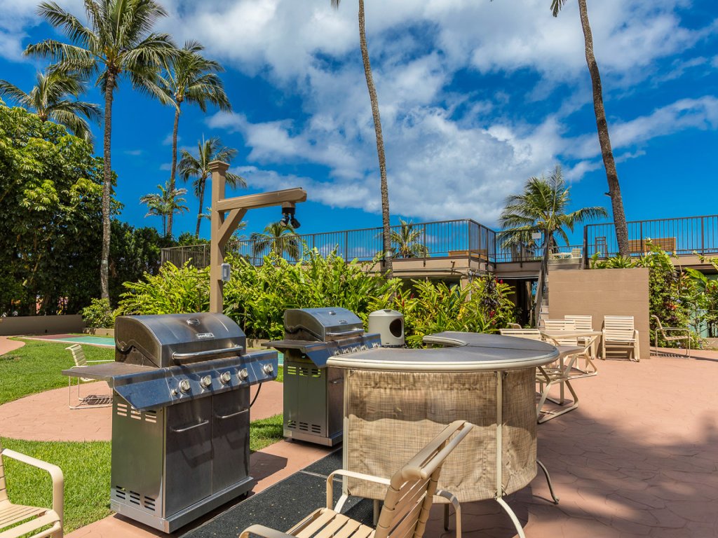 Hale Ono Loa 411 Vacation Rental in Honokowai - RedAwning