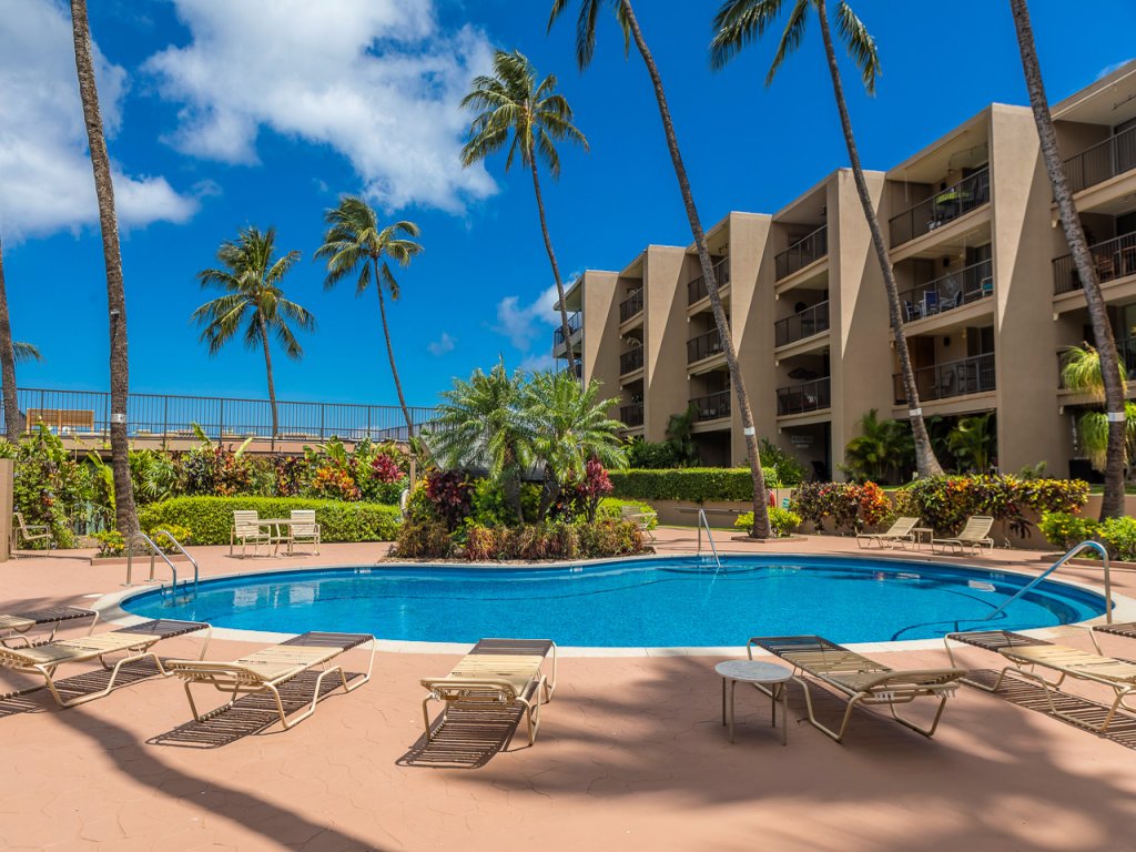Hale Ono Loa 411 Vacation Rental in Honokowai - RedAwning