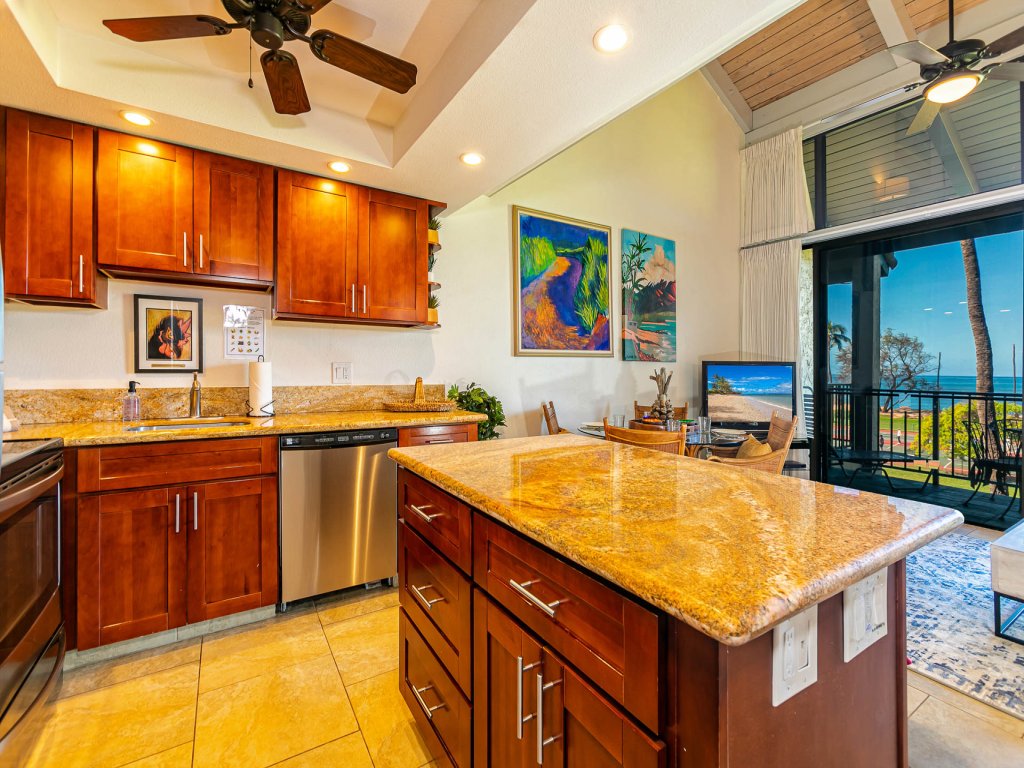 Luana Kai D305 Vacation Rental in Kihei - RedAwning