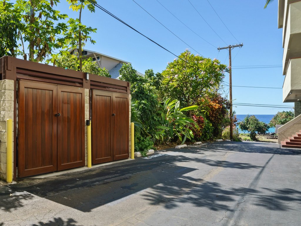 Big Island White Sands Village 216 Vacation Rental in Kailua Kona - RedAwning