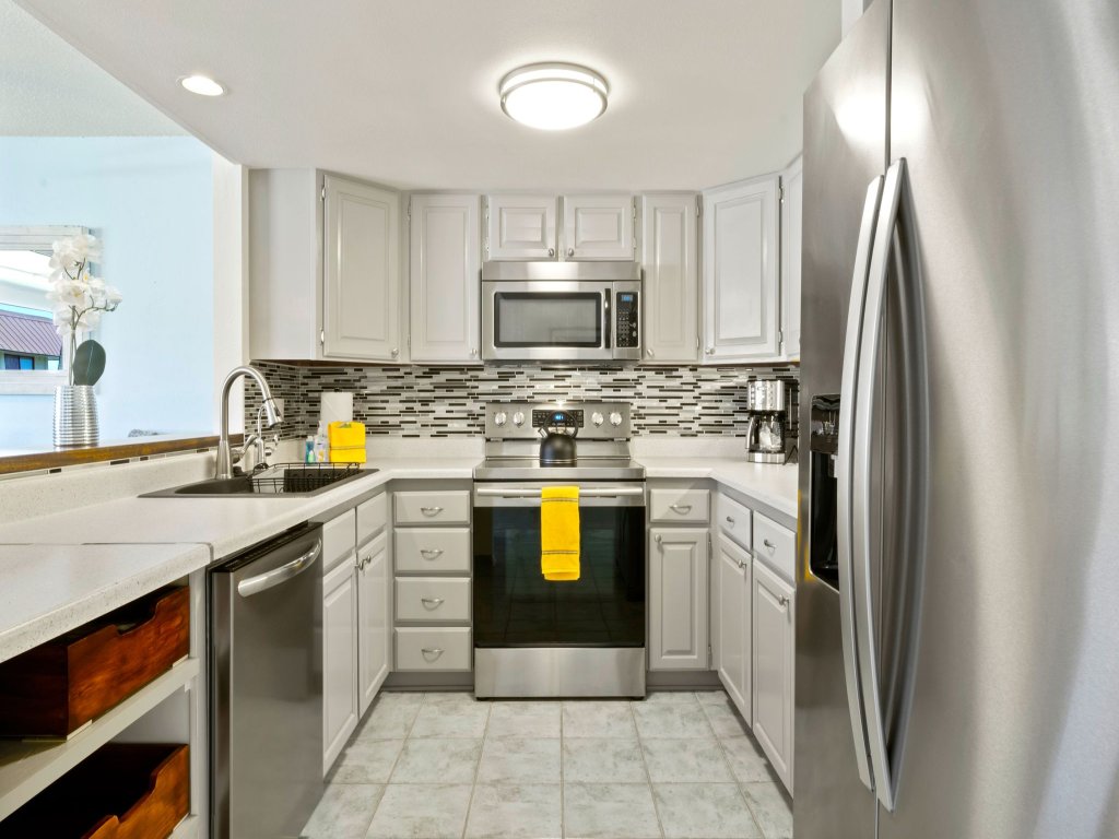 Big Island White Sands Village 216 Vacation Rental in Kailua Kona - RedAwning