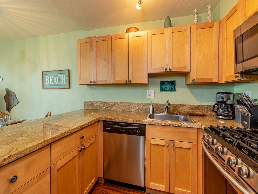Kihei Akahi C-609 Vacation Rental in Kihei - RedAwning