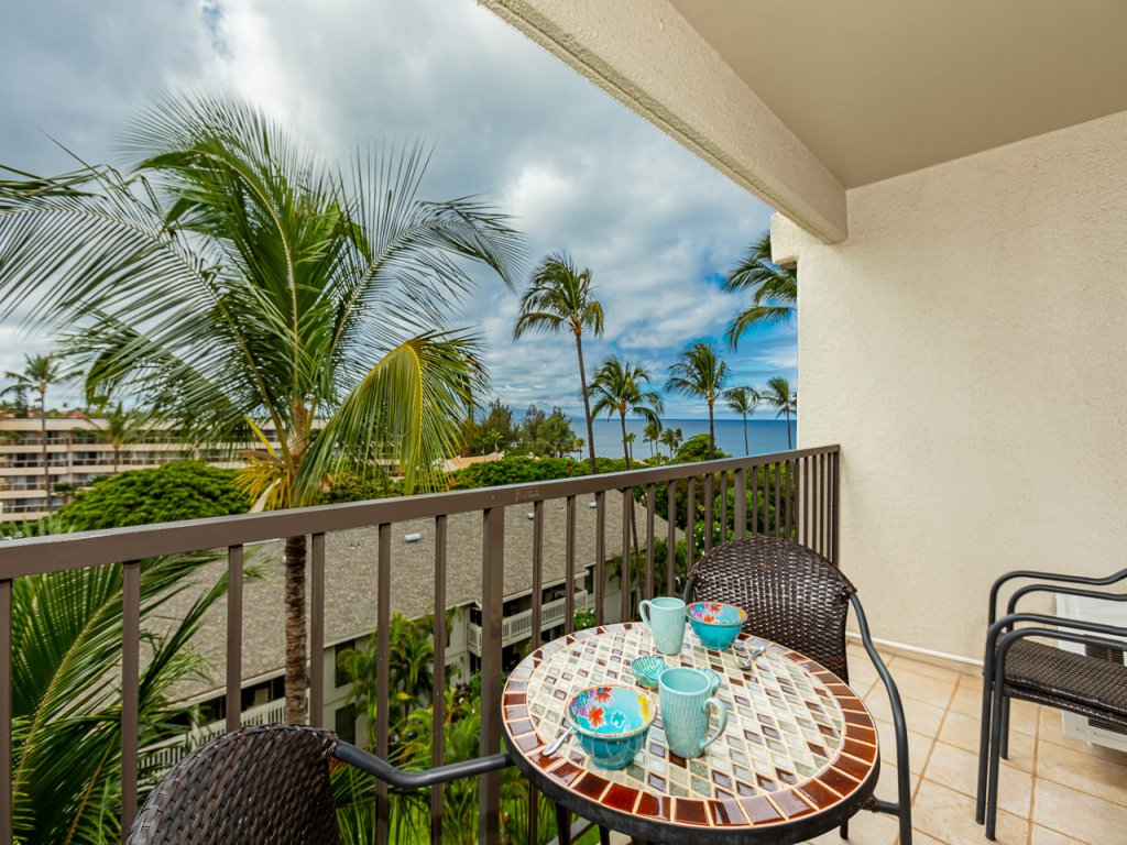 Kihei Akahi C-609 Vacation Rental in Kihei - RedAwning