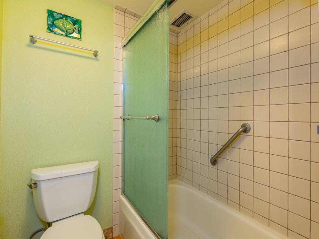 Kihei Akahi C-609 Vacation Rental in Kihei - RedAwning