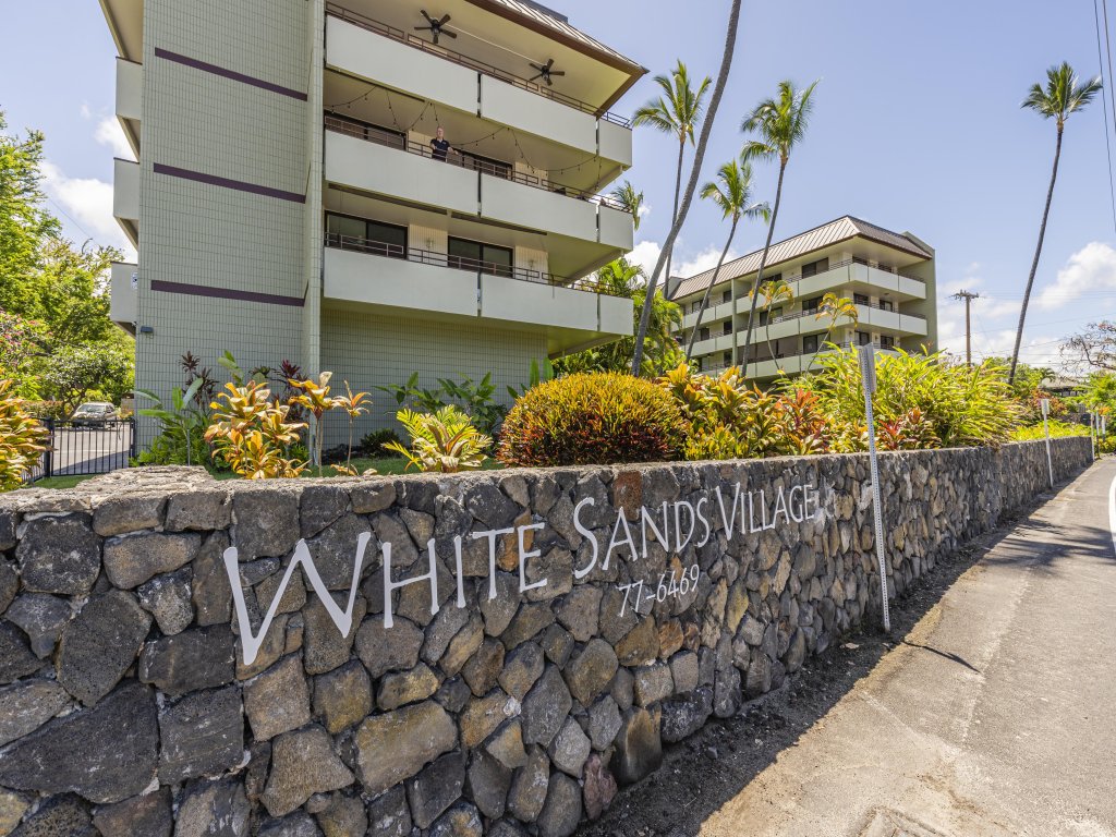 Big Island White Sands Village 327 Vacation Rental in Kailua Kona - RedAwning