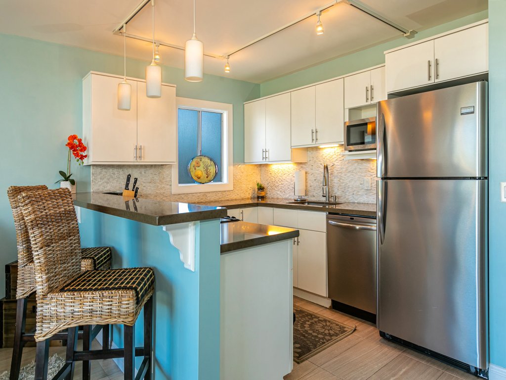 Island Surf 200 Vacation Rental in Kihei - RedAwning