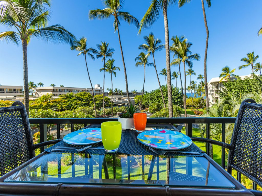 Kihei Akahi D-210 Vacation Rental in Kihei - RedAwning