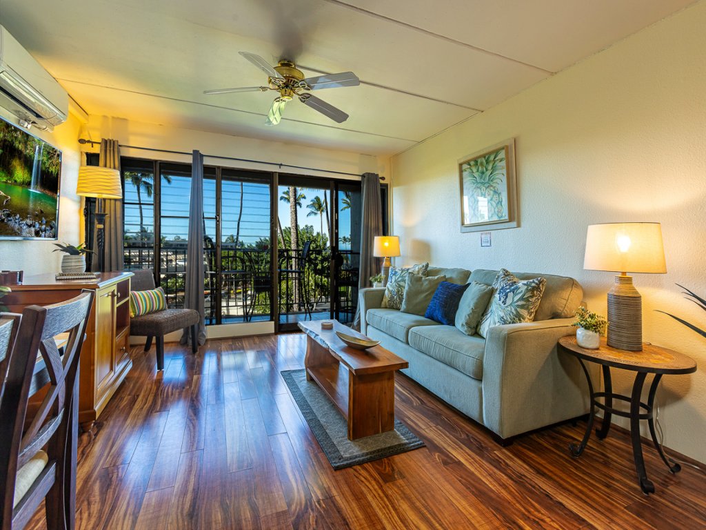 Kihei Akahi D-210 Vacation Rental in Kihei - RedAwning