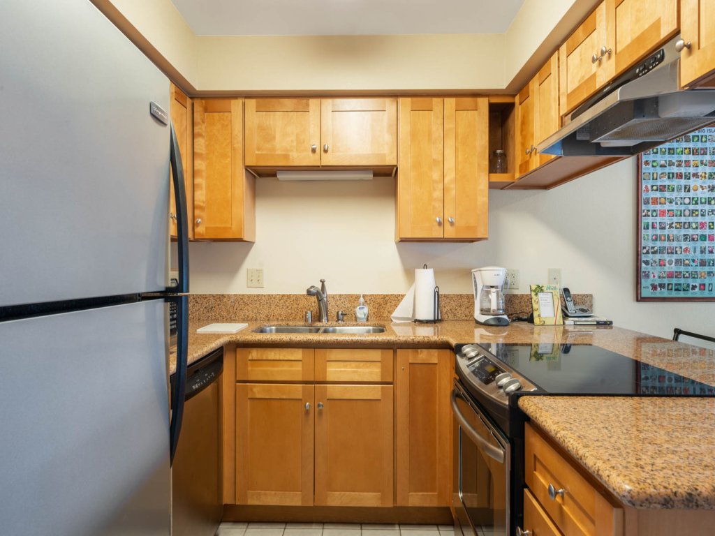 Big Island Lunapule Condos 205B Vacation Rental in Kailua-Kona - RedAwning