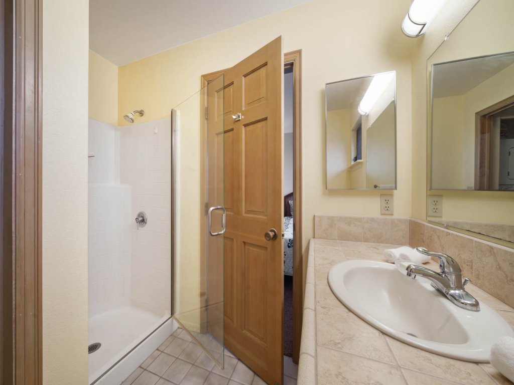 Big Island Lunapule Condos 205B Vacation Rental in Kailua-Kona - RedAwning