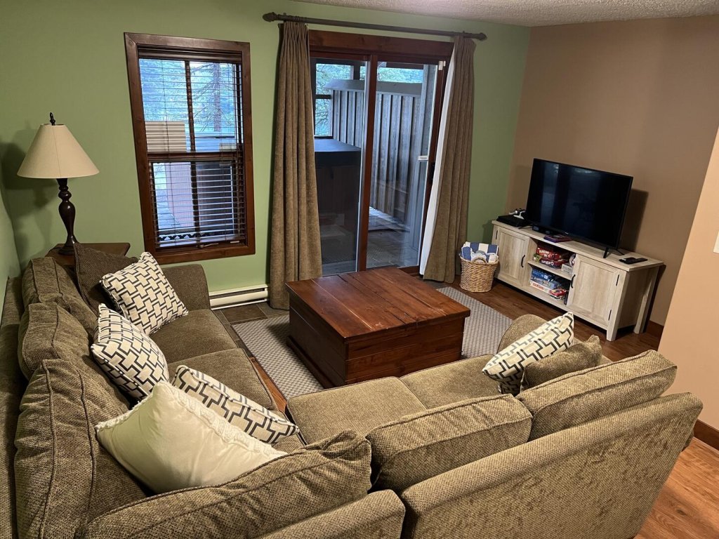 Trappers Landing #34 Vacation Rental - RedAwning