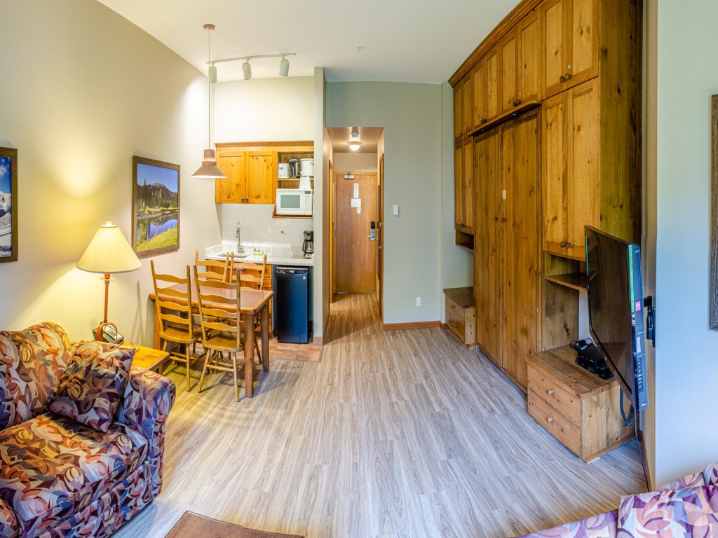 Cahilty #103 Vacation Rental - RedAwning