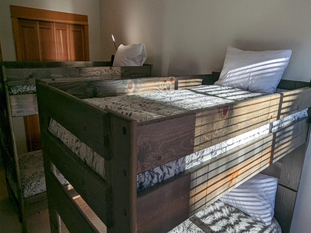 On The Run Chalet Vacation Rental - RedAwning