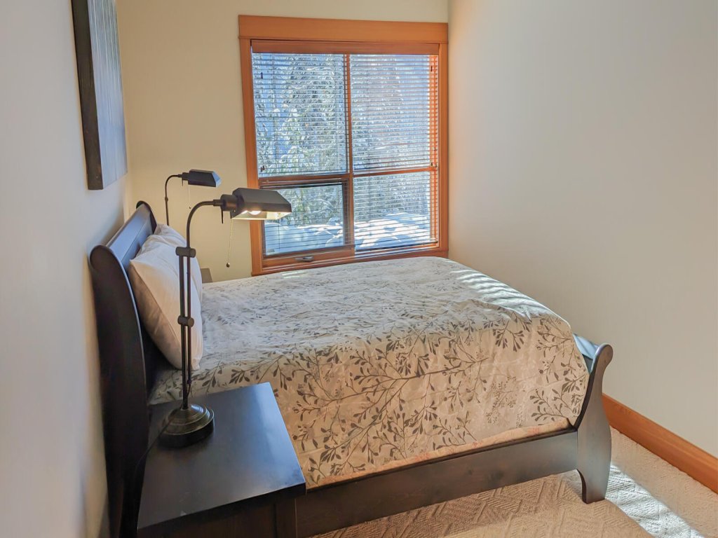 On The Run Chalet Vacation Rental - RedAwning