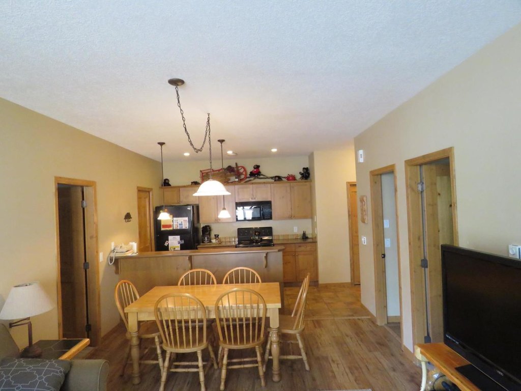 Crystal Forest #63 Vacation Rental - RedAwning