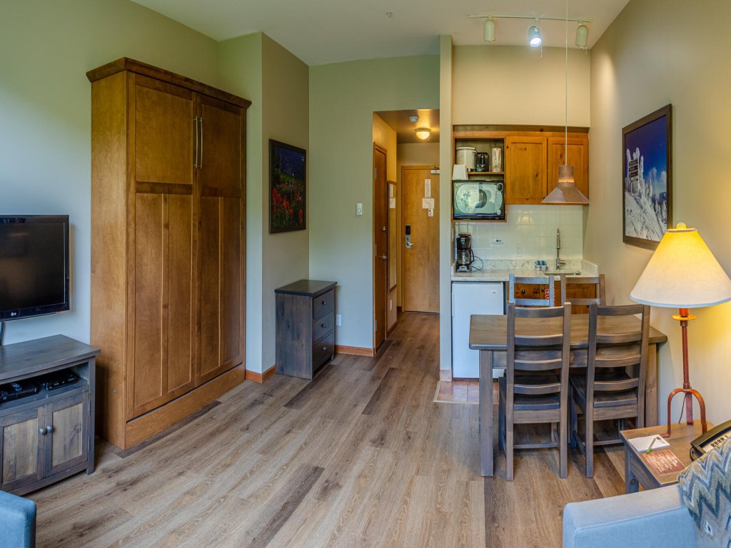 Cahilty #117 Vacation Rental - RedAwning