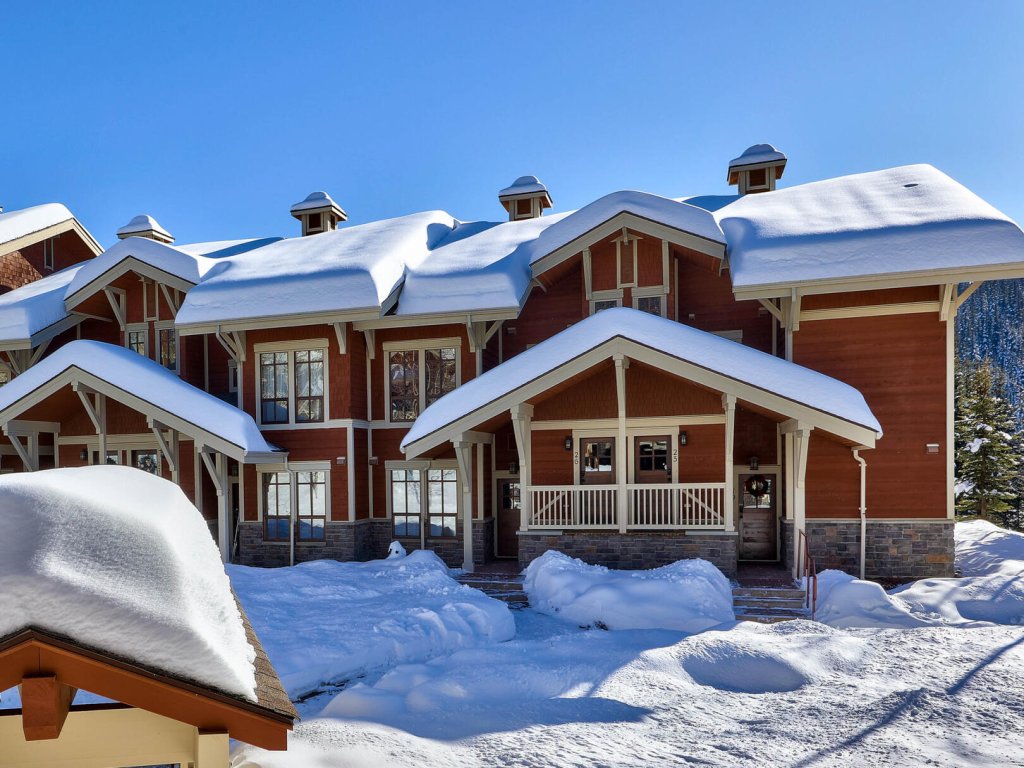 Stones Throw #26 Vacation Rental - RedAwning