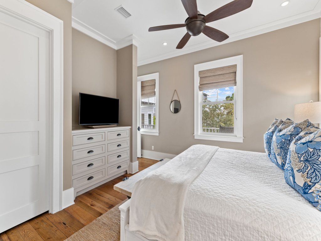 433 Western Lake Drive Vacation Rental in Santa Rosa Beach - RedAwning