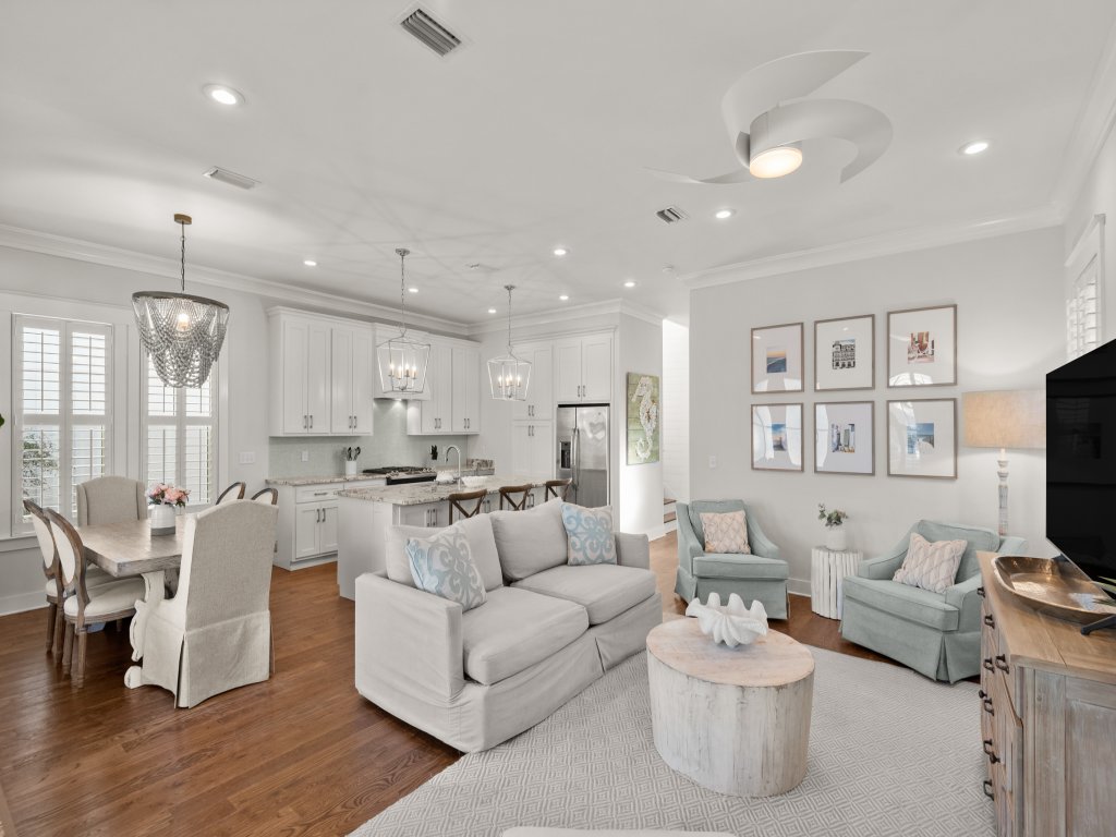 Carefree Cottage | 46 E Seacrest Blvd Vacation Rental in Panama City Beach - RedAwning