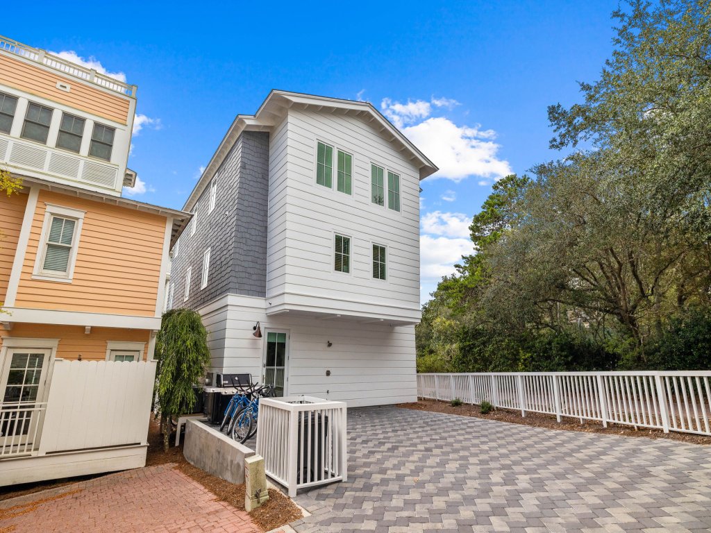 Highboy Hideaway | 64 Venice Circle Vacation Rental in Santa Rosa Beach - RedAwning