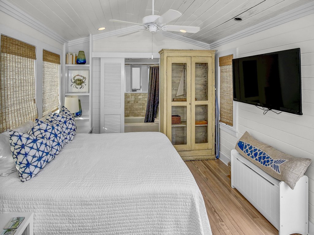 Rendezvous | 29 E. Ruskin Street Vacation Rental in Santa Rosa Beach - RedAwning