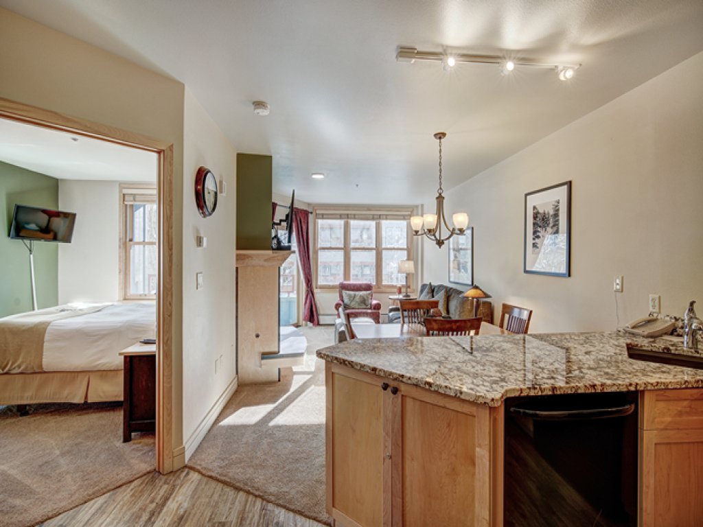Silver Mill 8167 - 1Br-Walk to Slopes! Kids Ski Free! Vacation Rental in Keystone - RedAwning