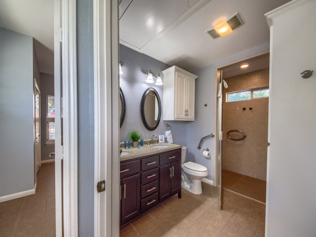 OT 250ALL Love and Sunsets  Vacation Rental in New Braunfels - RedAwning