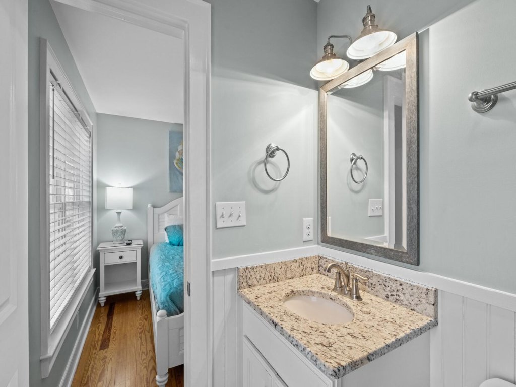 Sea Escape Vacation Rental in North Carolina - RedAwning