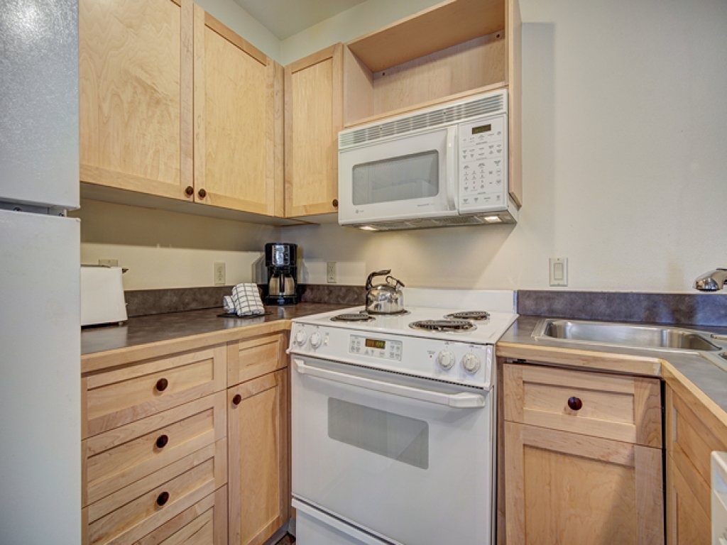 Silver Mill 8184 - 1Br-Walk to Slopes! Kids Ski Free! Vacation Rental in Keystone - RedAwning