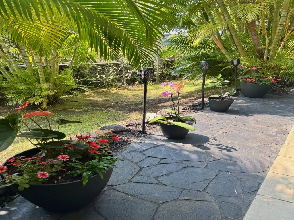 Big Island Lunapule Condos 102A Vacation Rental in Kailua Kona - RedAwning