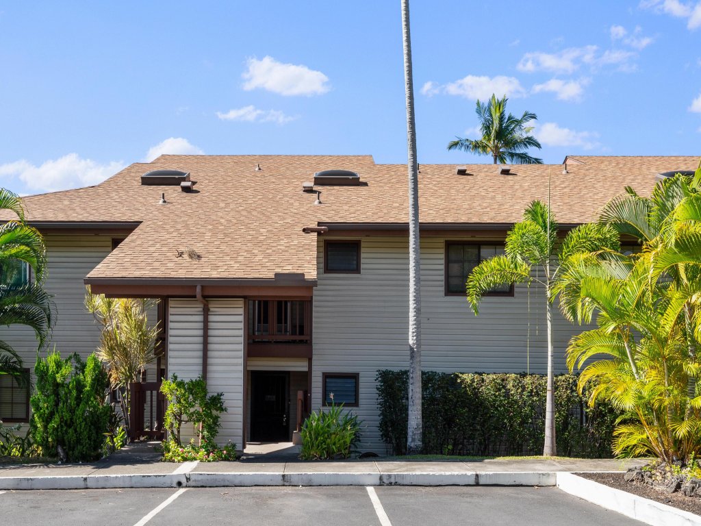 Big Island Lunapule Condos 102A Vacation Rental in Kailua Kona - RedAwning