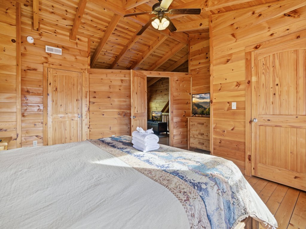 Peace of Mind Vacation Rental in Sevierville - RedAwning