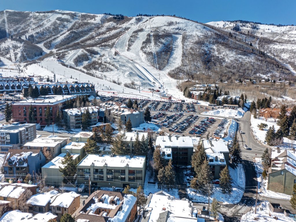 Edelweiss Haus 113 Vacation Rental in Park City - RedAwning