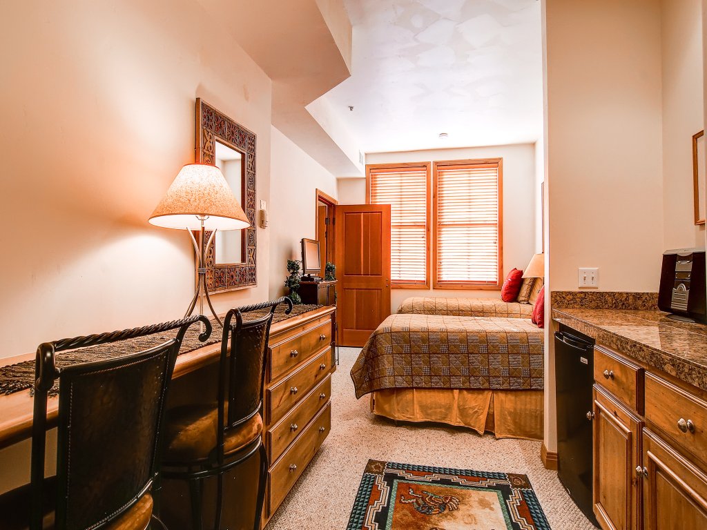 Lift Lodge 203 Vacation Rental in Park City - RedAwning