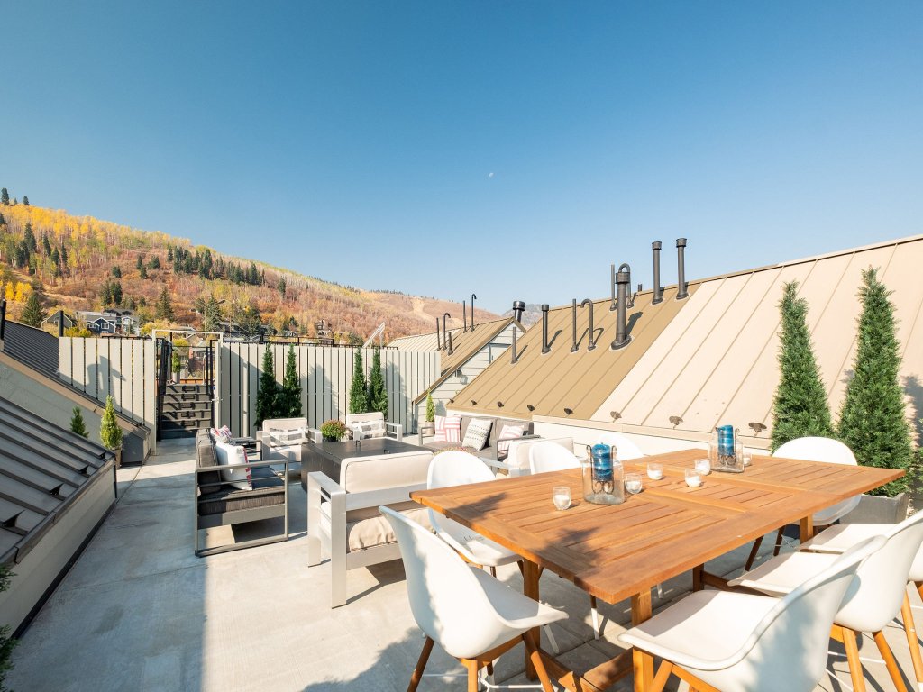 Lift Lodge 203 Vacation Rental in Park City - RedAwning