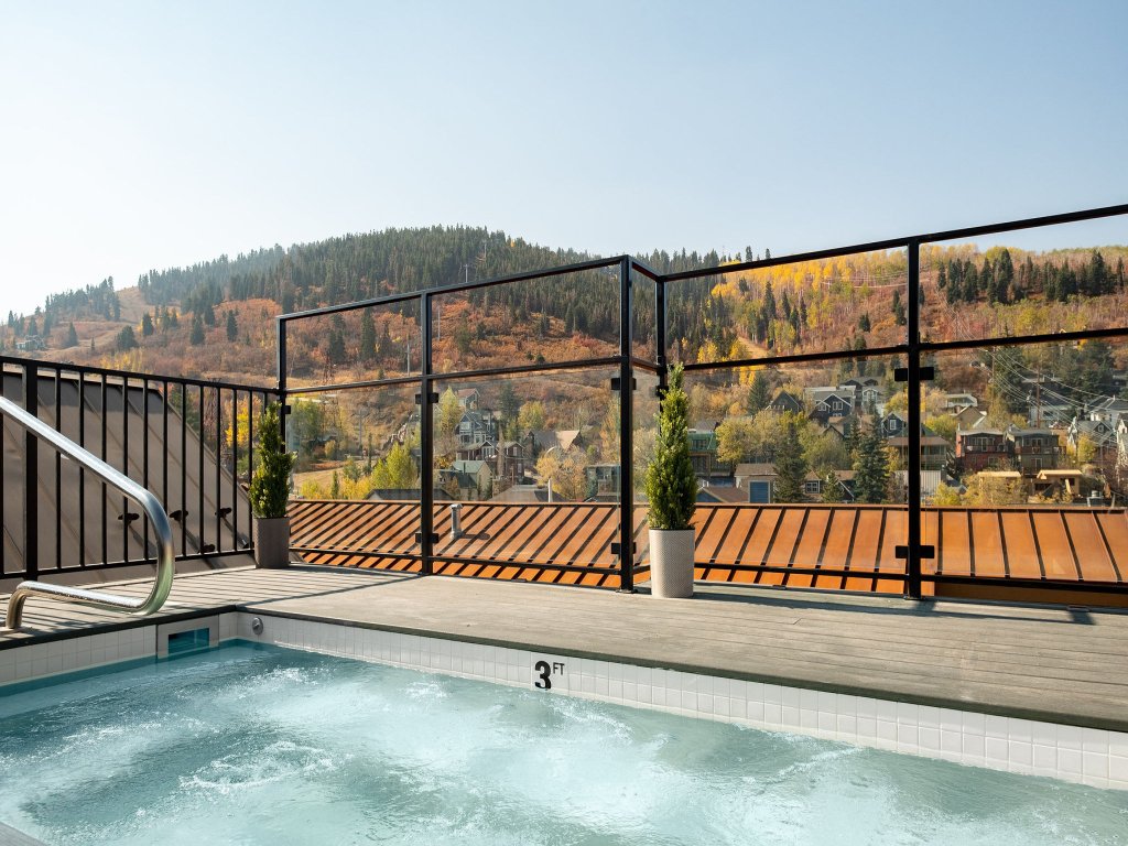 Lift Lodge 102 Vacation Rental in Park City - RedAwning