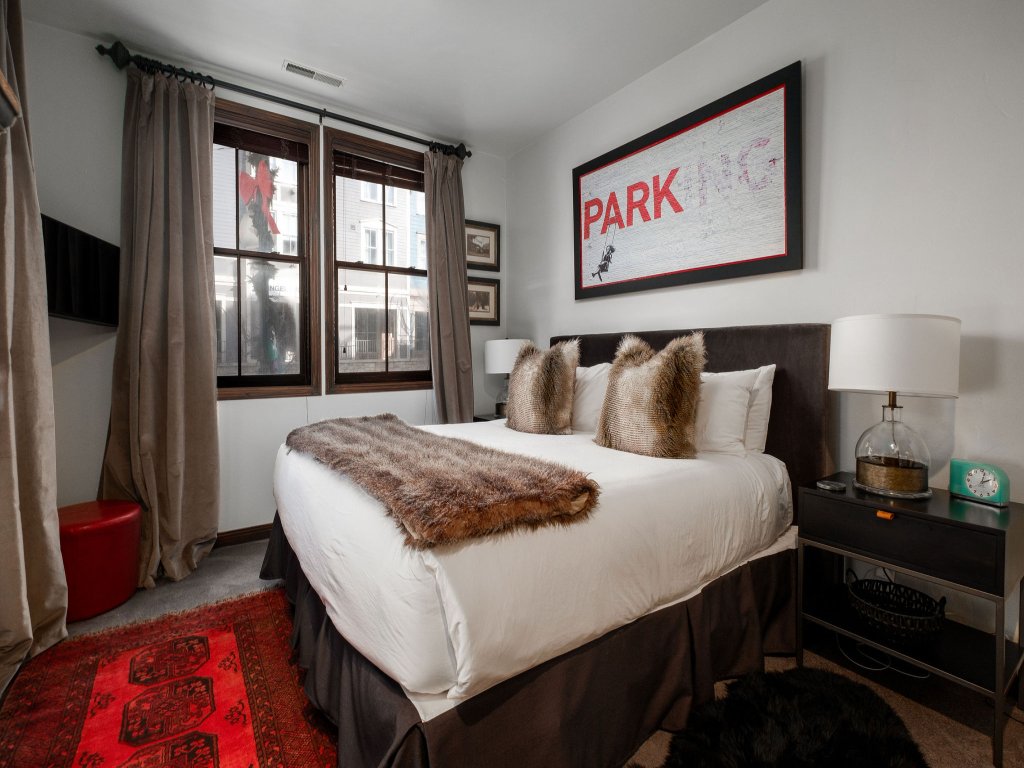 Lift Lodge 102 Vacation Rental in Park City - RedAwning