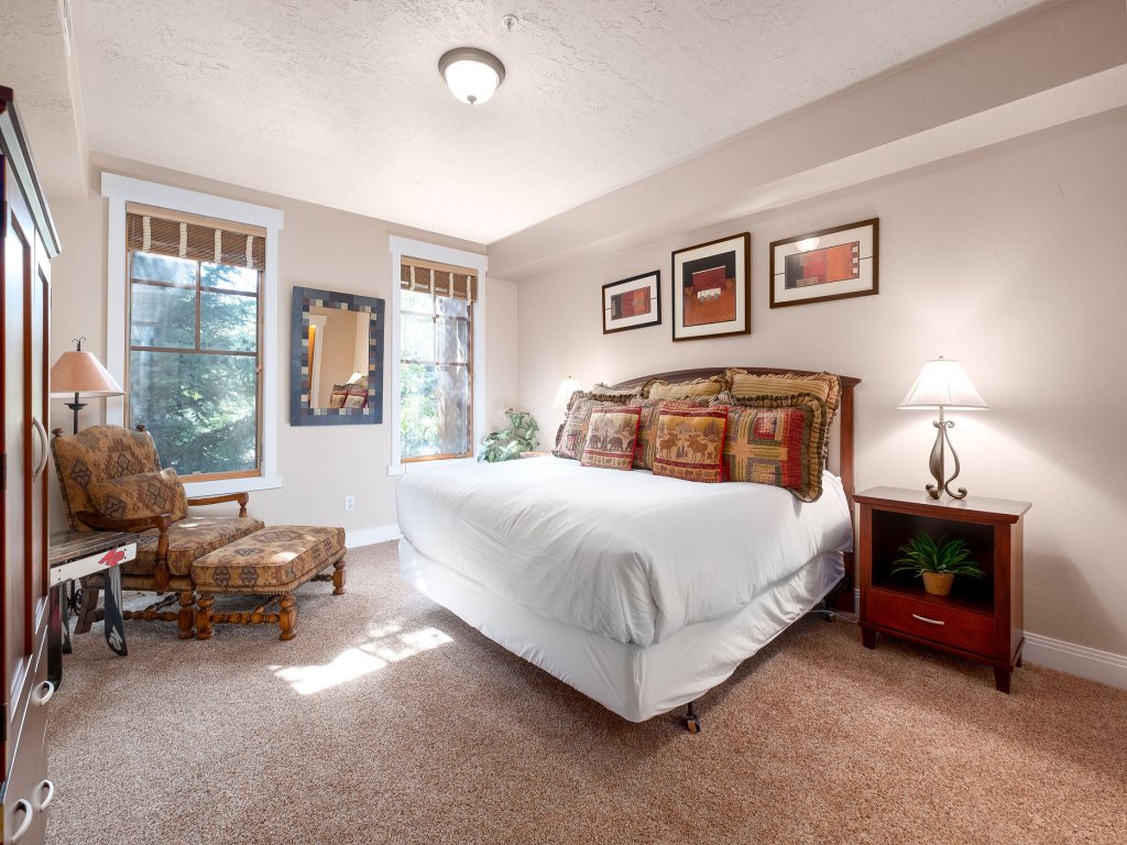 Town Pointe A202 Vacation Rental in Park City - RedAwning
