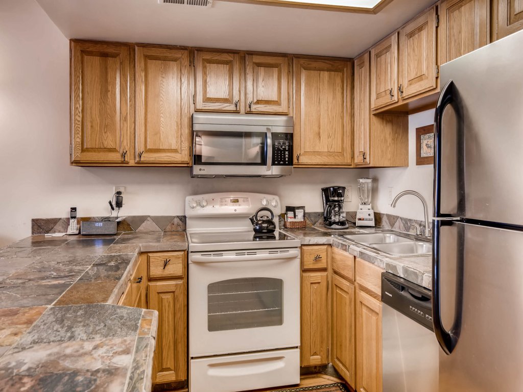 Powder Pointe 303B Vacation Rental in Park City - RedAwning