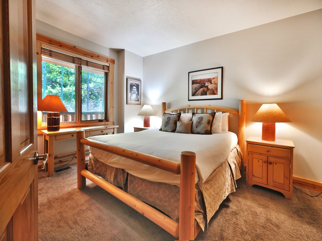 Comstock 203 Vacation Rental in Park City - RedAwning