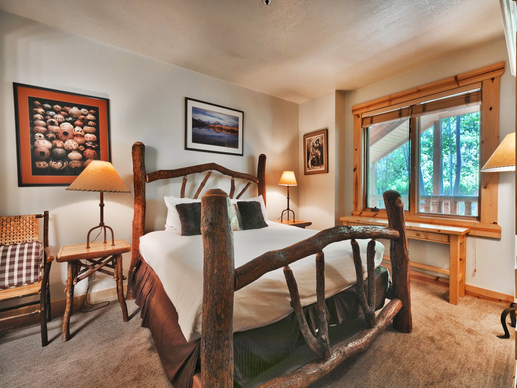 Comstock 203 Vacation Rental in Park City - RedAwning